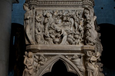 La Anunciación, Natividad y Anunciación a los Pastores, en el púlpito de la Iglesia de Sant